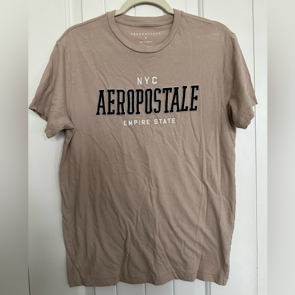 Aeropostale T-Shirt - Picture 1 of 3